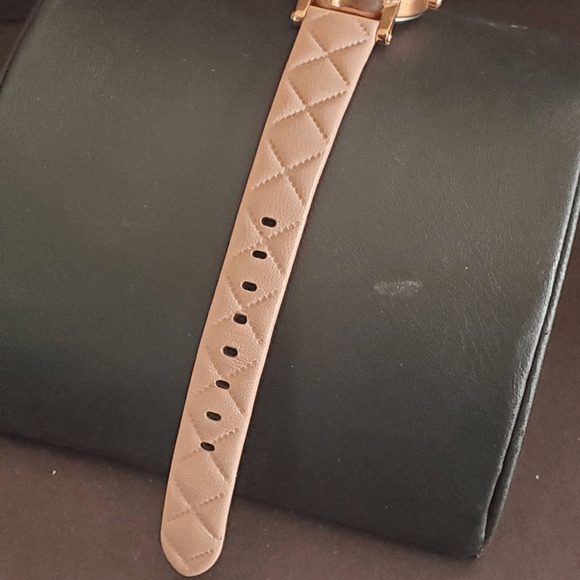 Michael Kors Women's Petite Norie Mother of Pearl Dial Watch MK2683 NWOT - Picture 6 of 10